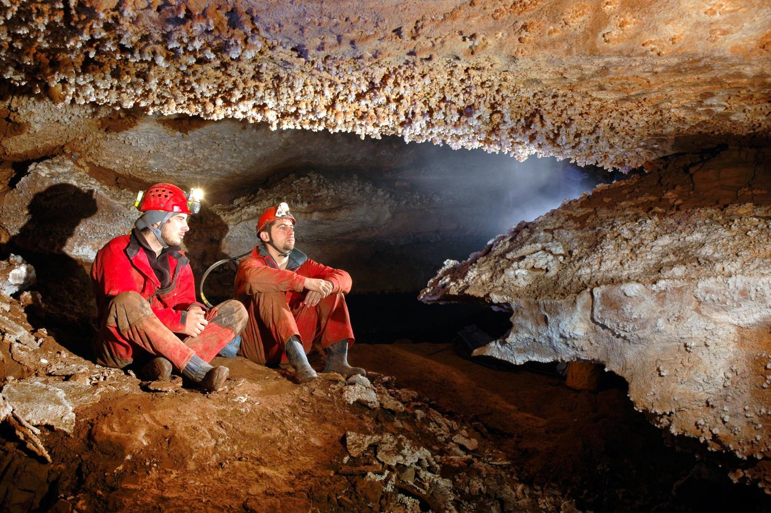 Speleologia e avventura: esplorazione delle grotte del Montefeltro